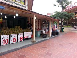 Yishun Avenue 11 (D27), Shop House #457395121
